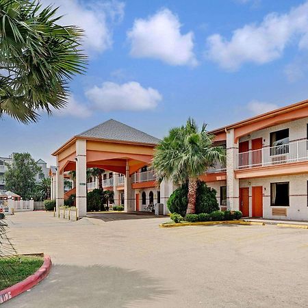 Super 8 By Wyndham Galveston Ξενοδοχείο Εξωτερικό φωτογραφία