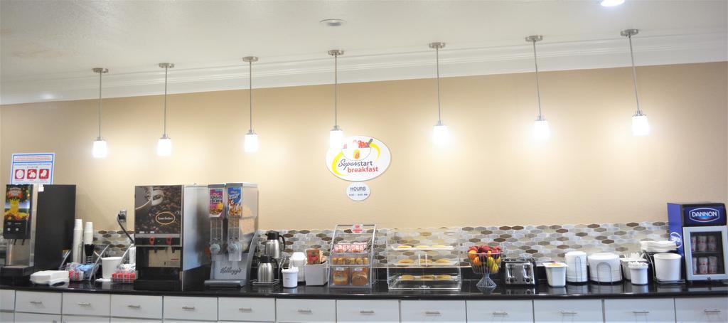 Super 8 By Wyndham Galveston Ξενοδοχείο Εξωτερικό φωτογραφία