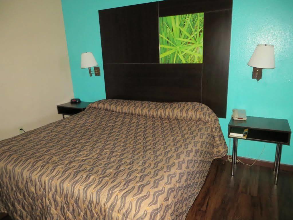 Super 8 By Wyndham Galveston Ξενοδοχείο Εξωτερικό φωτογραφία