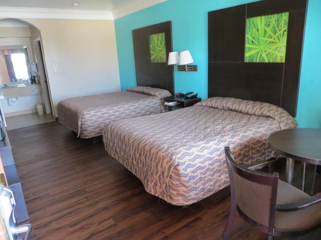 Super 8 By Wyndham Galveston Ξενοδοχείο Εξωτερικό φωτογραφία
