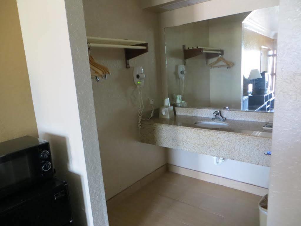 Super 8 By Wyndham Galveston Ξενοδοχείο Εξωτερικό φωτογραφία
