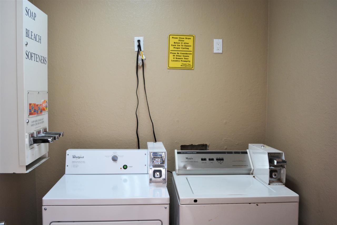 Super 8 By Wyndham Galveston Ξενοδοχείο Εξωτερικό φωτογραφία